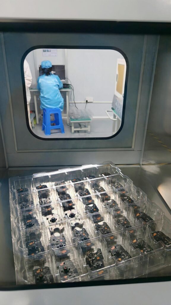 Product output review inside the ANHONG laboratory
